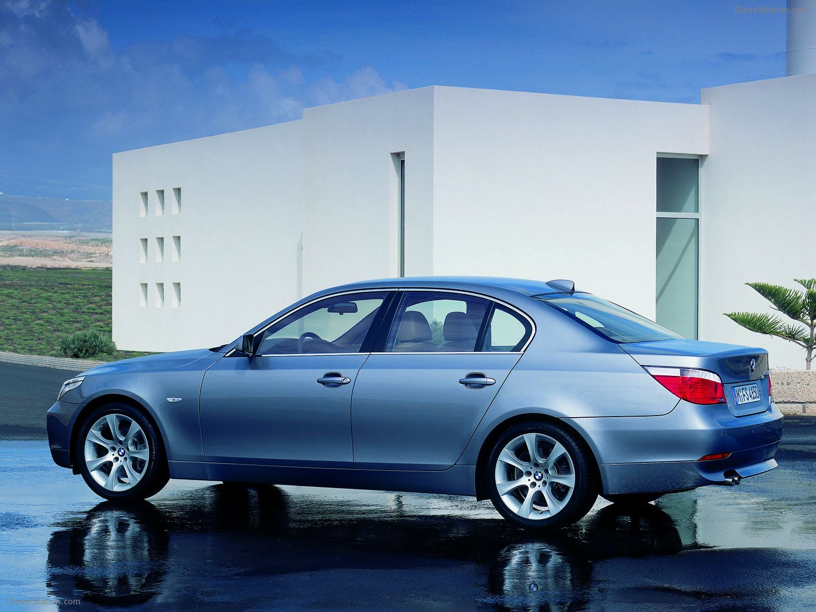 BMW 5 Series (2004)